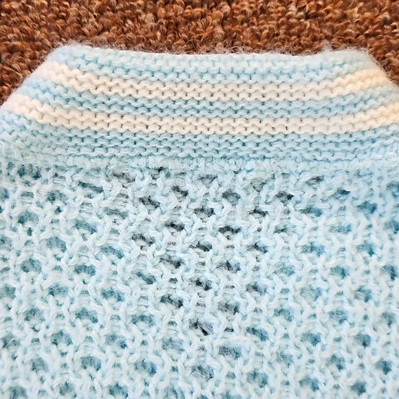 Baby Sweater - Picture 12 of 14